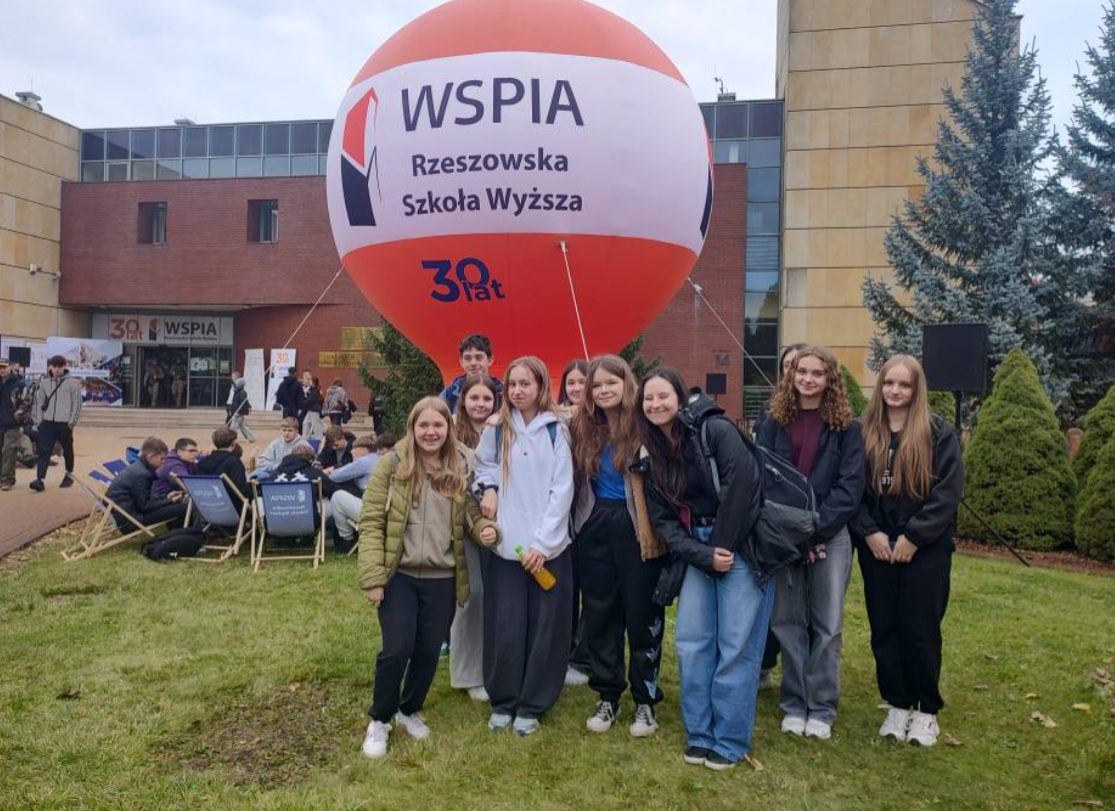 Klasy 1aLO i 1T z ZSO w Bobowej biorą udział w XII Podkarpackim Święcie Bezpieczeństwa w Rzeszowie