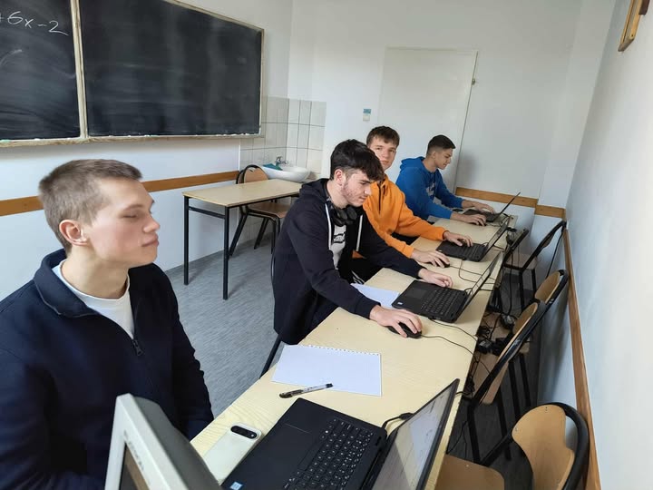 Uczniowie klasy IV a LO wzięli udział w Olimpiadzie Statystycznej