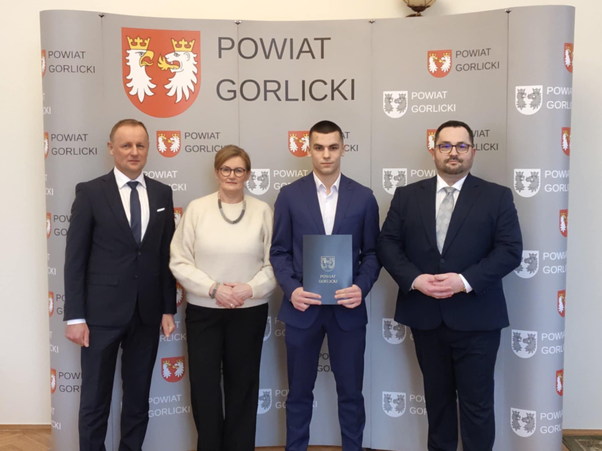 Stypendium Starosty Powiatu Gorlickiego dla ucznia LO w Bobowej!