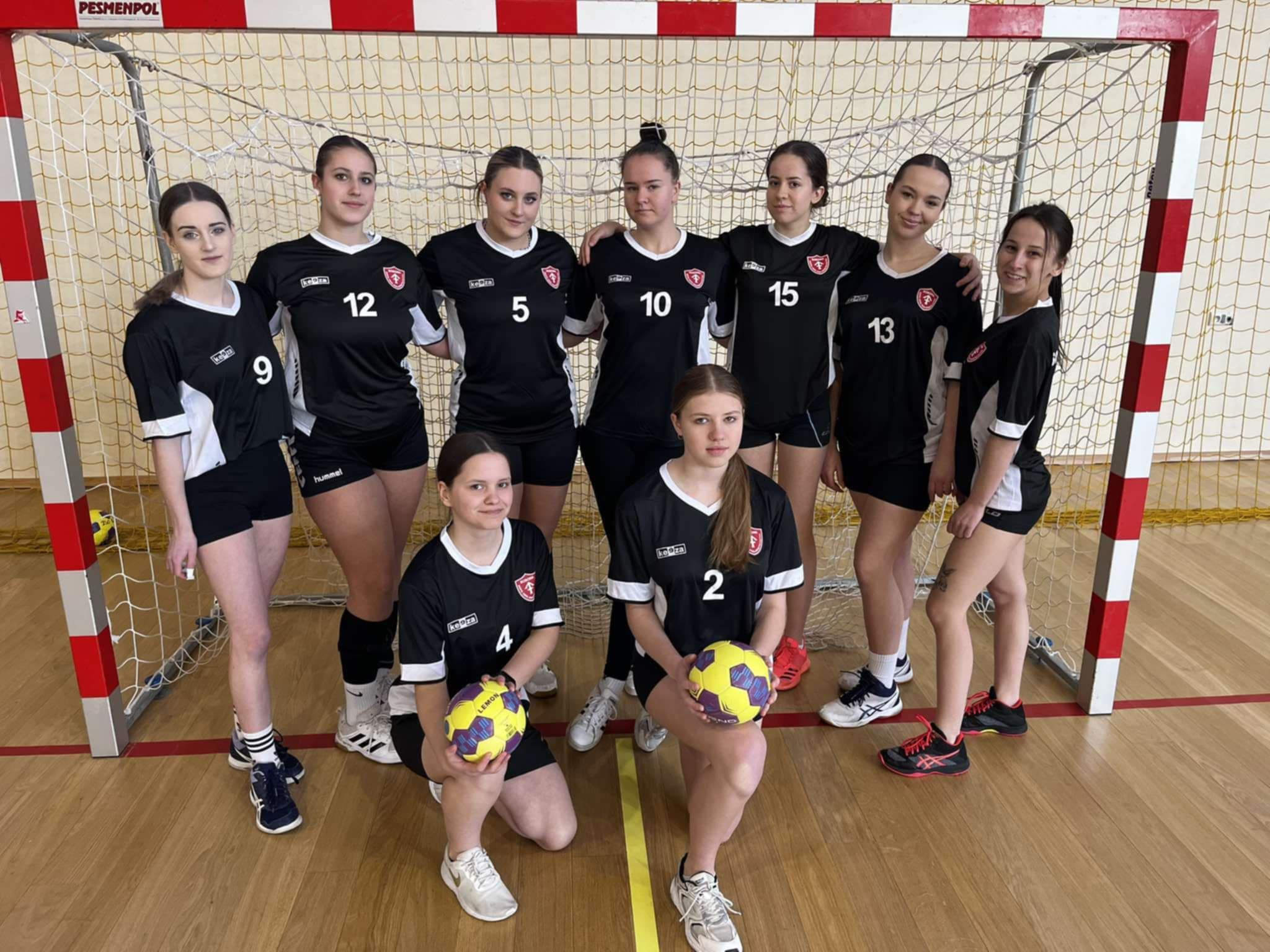 Szczypiornistki z ZSO w Bobowej najlepsze w powiecie gorlickim